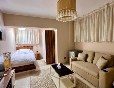 Deluxe Double Room (2 Adults + 1 Child)