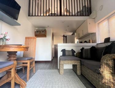 One-Bedroom Cottage