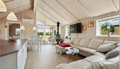 Four-Bedroom Holiday Home