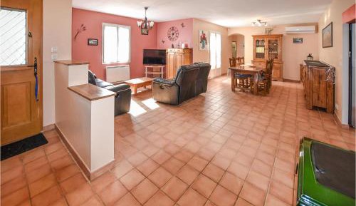 Five-Bedroom Holiday Home