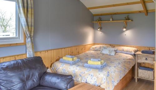 One-Bedroom Holiday Home