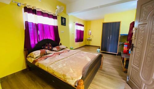 Family Room with Mountain View