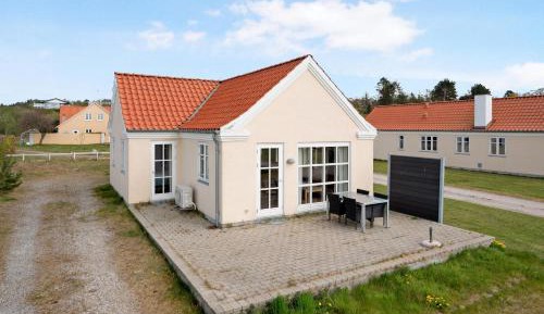 Three-Bedroom Holiday Home 