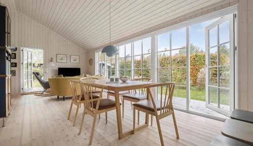 Five-Bedroom Holiday Home