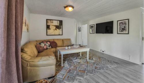 Three-Bedroom Vacation Home 