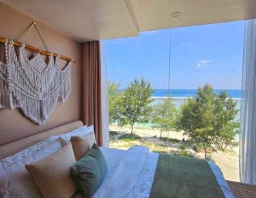 Three-Bedroom Apartment - Oceanfront