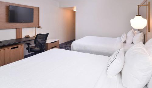 Guest Room Two Queen Beds