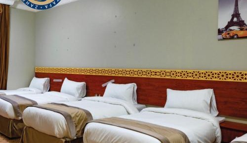 Quadruple Room with Private Bathroom