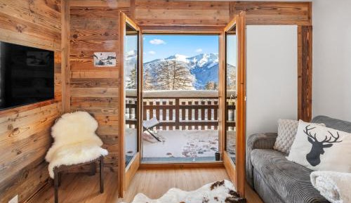 Studio with Mountain View