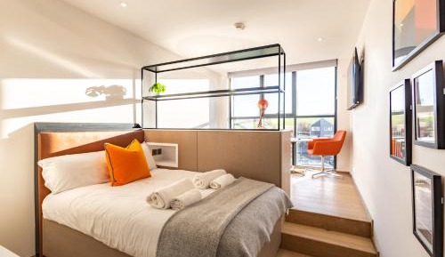 Signature Studio (small double bed)