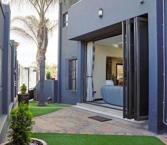 Four-Bedroom Deluxe Apartment