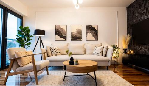 Deluxe One-Bedroom Apartment