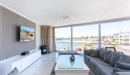 Apartment with Partial Sea View