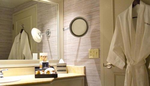 Deluxe Spa Room