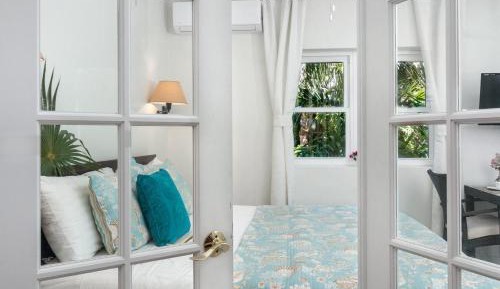 One-Bedroom Holiday Home