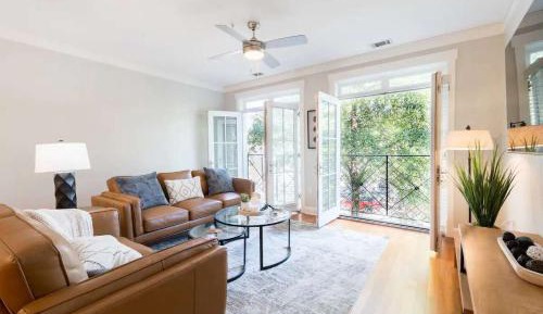 Three-Bedroom Apartment with Balcony