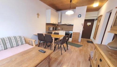 Apartment with Mountain View