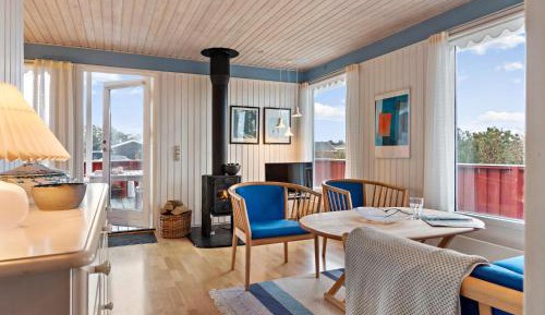 Three-Bedroom Holiday Home 