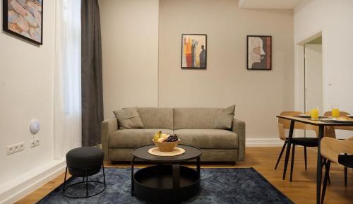 Deluxe One-Bedroom Apartment