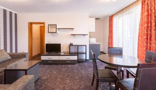 One-Bedroom Apartment with Balcony