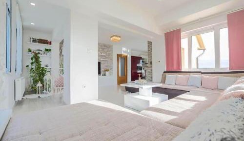 Four-Bedroom Holiday Home