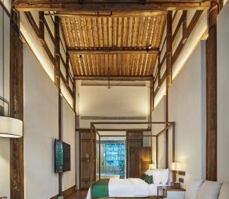 Queen Room with Garden View
