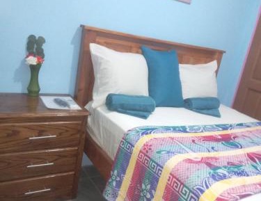Deluxe Room (2 Adults + 1 Child)