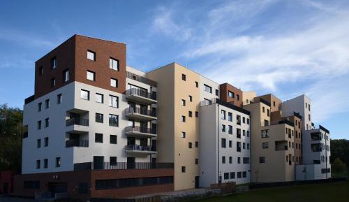 One-Bedroom Apartment with Balcony