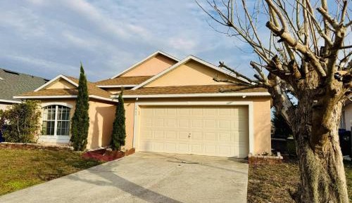 Three-Bedroom Holiday Home 
