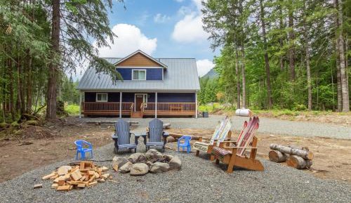 Three-Bedroom Holiday Home 