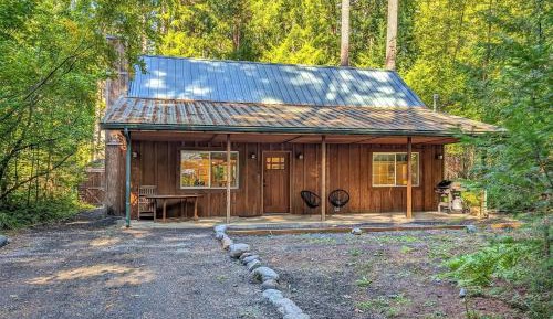 Three-Bedroom Holiday Home 