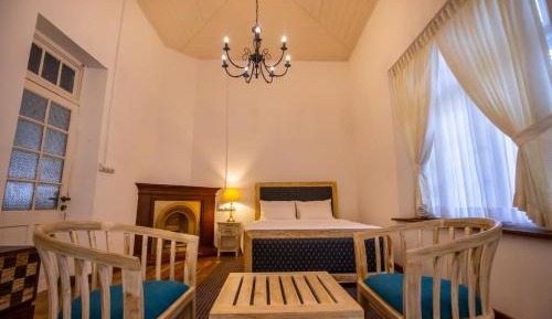 Deluxe Family Room
