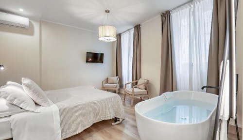 Studio Apartment with One Double Bed