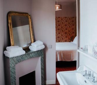 Twin Room with Street View