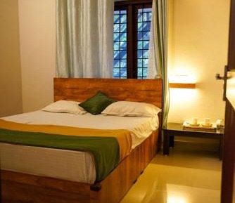 Deluxe Double Room (2 Adults + 1 Child)