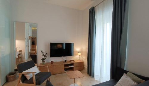 Superior One-Bedroom Apartment with Balcony