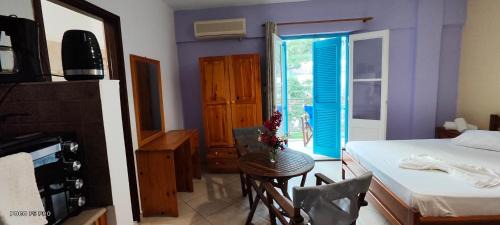 Studio (2 Adults)