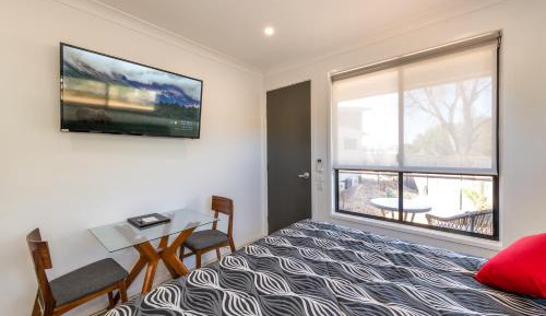 King Spa Studio - NOT Pet Friendly