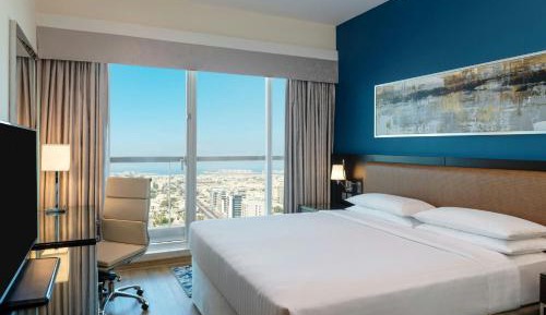 One Bedroom King Suite with Balcony - Complimentary shuttle service to Dubai Mall and Kite Beach