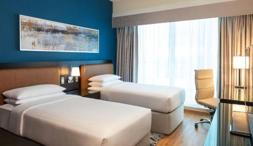 Business Suite Twin with Balcony - Complimentary shuttle service to Dubai Mall and Kite Beach