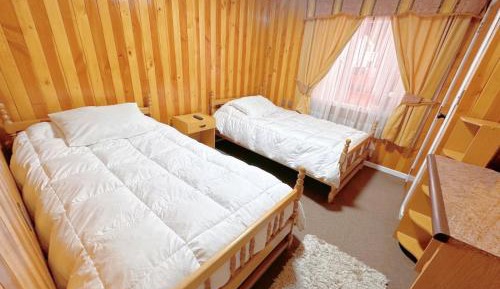 Twin Room with Shared Bathroom