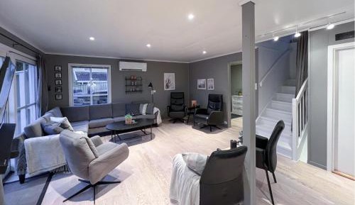 Six-Bedroom Holiday Home