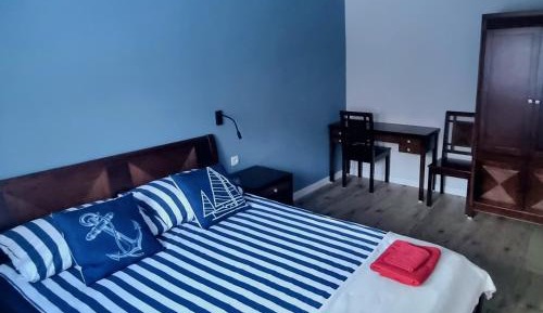 Deluxe Two-Bedroom Apartment with Garden View