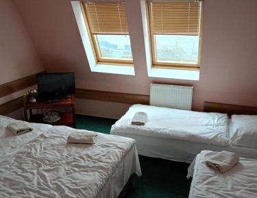 Quadruple Room with Private Bathroom