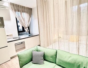 Deluxe Queen Suite