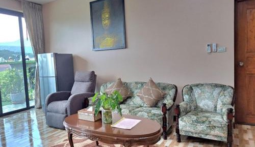 Deluxe One-Bedroom Apartment with Ocean View