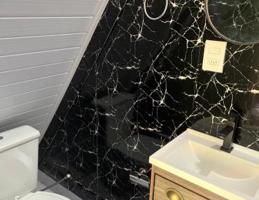 Bungalow - Water Front 