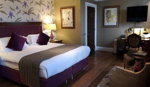 Roseate Prime Suite