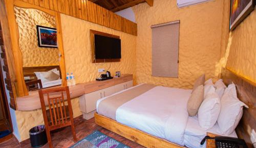 Deluxe Double or Twin Room