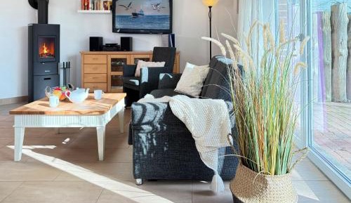 One-Bedroom Apartment with Terrace